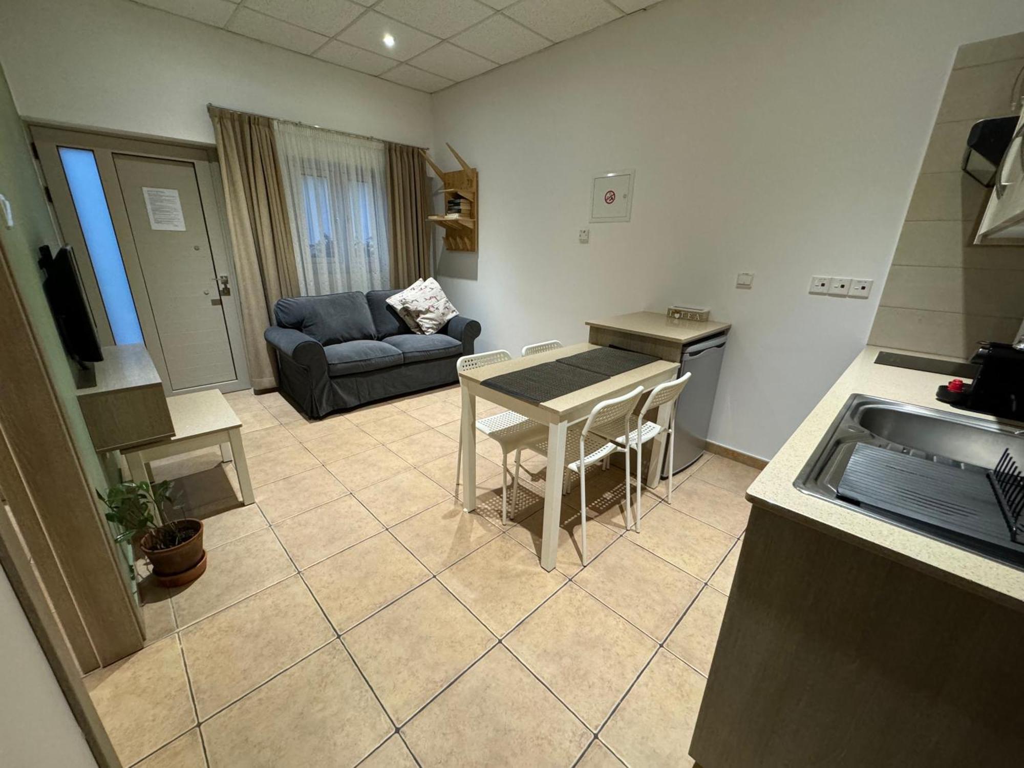 Topikos Apartments Agia Napa Quarto foto