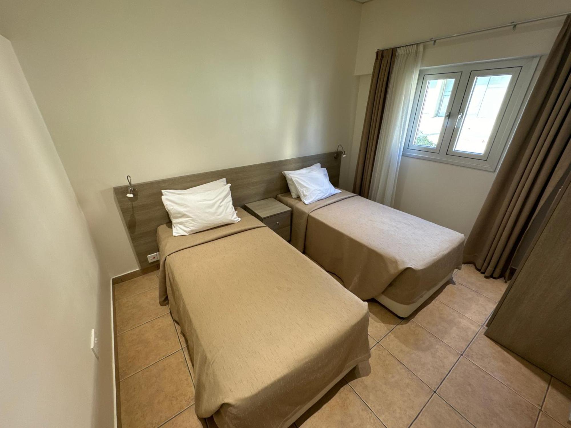 Topikos Apartments Agia Napa Quarto foto